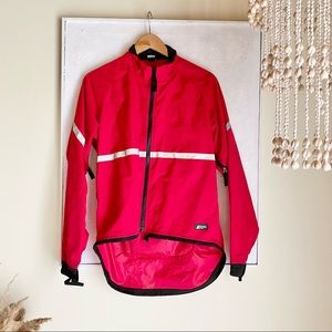 MEC Mountain Equipment Co-op red running jacket rain coat size medium
